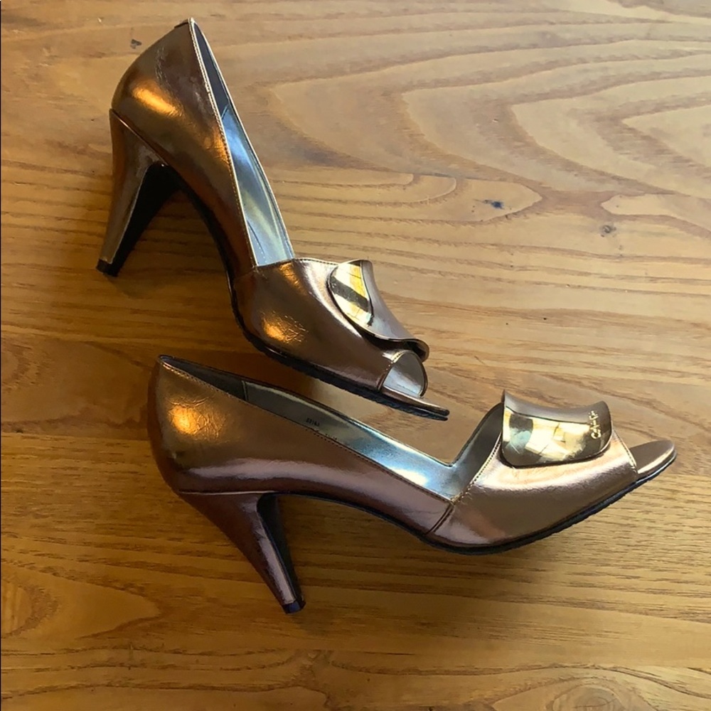 BRAND NEW Bronze pumps CALVIN KLEIN